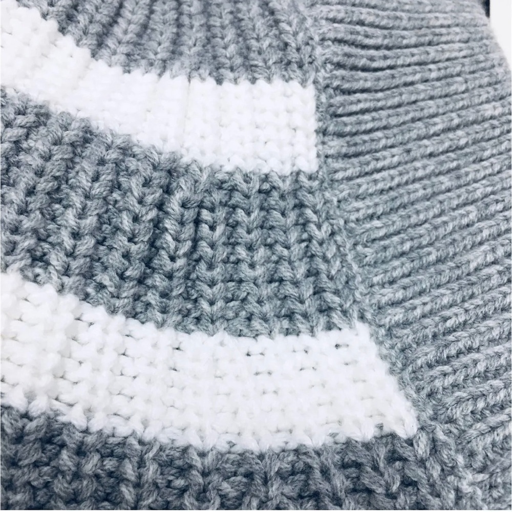 NWT A New Day Chunky Striped V-Neck Pullover Sweater in Size Small - Picture 3 of 4